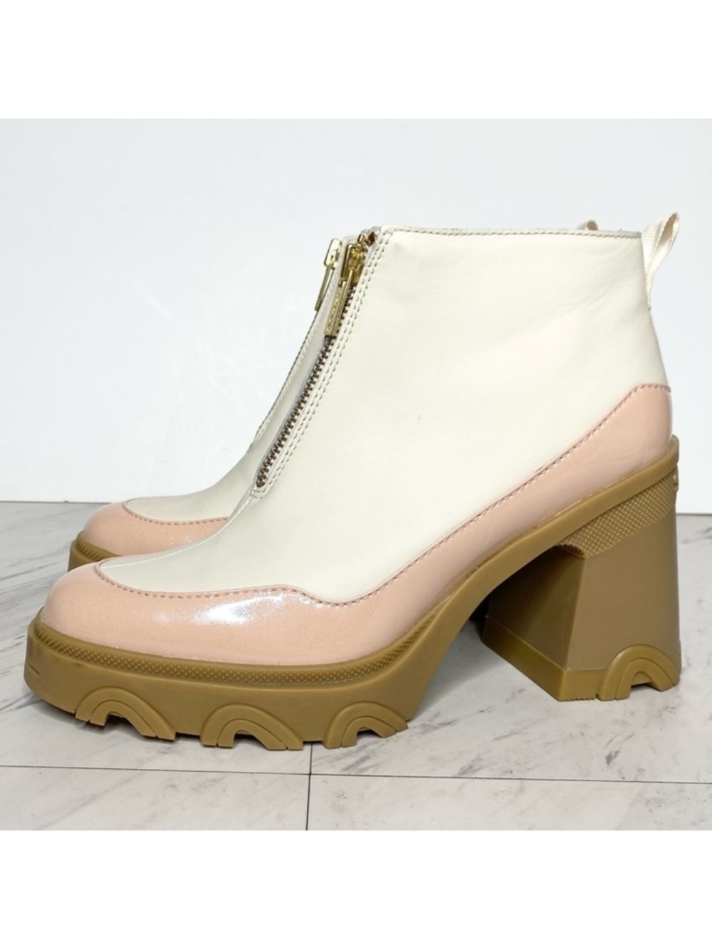 New! Sorel Brex Front Zip Heeled Bootie 9
